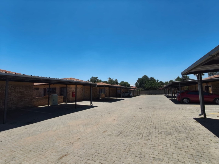 2 Bedroom Property for Sale in Vaalpark Free State